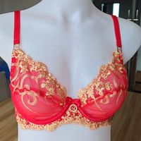 Soutien-gorge en dentelle rouge à broderie dorée, avec nœud et anneau en cristal, bretelles réglables, vente en gros d'usine pour femmes