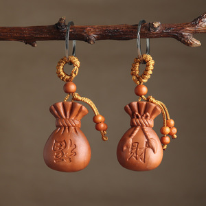 Llavero de Madera de Melocotón con Bolsa de la Suerte, Soporte para Monedas Grabado, Adorno Portátil, Colgante para Coche, Regalo de Negocios - Product Image 3
