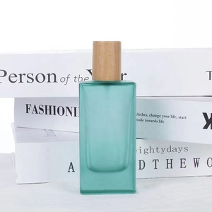 Botella de Perfume Cuadrada Azul Sub-bottle, Botella de Vidrio para Perfume de 50 ml con Fondo Grueso y Tapa de Madera - Product Image 3