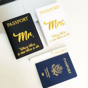 Housse de passeport et étiquette de bagage en cuir PU brillant, estampage or Mr et Mme, ensemble de documents de voyage noir et blanc pour couple - Product Image 3