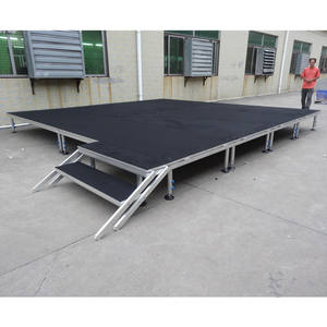 Scène modulaire portable en aluminium, facile à assembler, pour événements. - Product Image 6