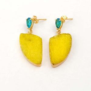 Pendientes de citrino amarillo natural, joyería de estilo de tuerca con forma elegante chapada en oro, joyería colgante verde druzy hecha a mano, regalo para esposa - Product Image 4