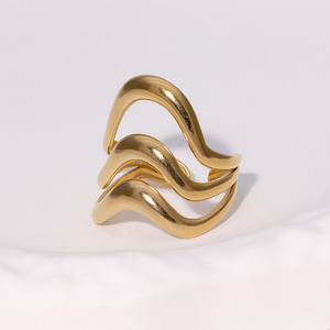 Bague en acier titane best-seller transfrontalier, luxe léger, inaltérable, plaqué or 18 carats sous vide, sensation haut de gamme, ouverte - Product Image 2