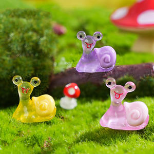 Miniaturas luminosas figuras de caracoles que brillan en la oscuridad Mini resina Snai animales para Micro paisaje casa de muñecas DIY decoración de jardín - Product Image 3