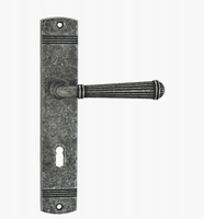 Surface de porte de villa de style européen traitée avec une poignée de porte à levier en alliage de zinc en fer antique