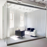 Cloisons en verre sans cadre de style industriel avec pinces noires ou argentées - Parfaites pour les lofts, les studios et les espaces créatifs