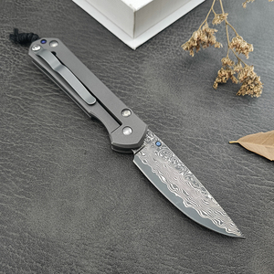 Hoja de <span class=keywords><strong>acero</strong></span> Damasco supervivencia al aire libre EDC cuchillo de bolsillo TC4 mango de aleación de titanio Camping regalo cuchillo plegable - Product Image 3