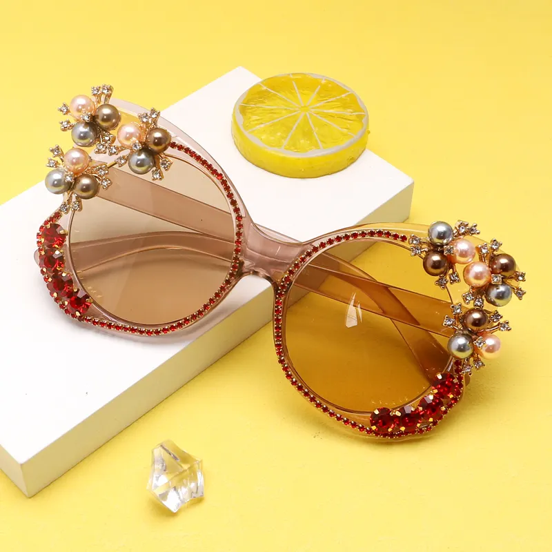 GUVIVI Luxury Rhinestones Oversized Round Sunglasses New Brand Diamond Sexy Sun Glasses Lady Hip Hop Cool Eyewear