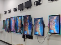 Pilihan Sistem Operasi Android Windows OS 32 43 49 55 Inci Layar 2K/4K Monitor Layar Sentuh Kapasitif C Melengkung untuk Mesin Permainan Keterampilan