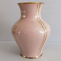 Vase en porcelaine rose écologique de haute qualité, fait sur mesure, avec une ligne dorée, vase décoratif en céramique pour la maison