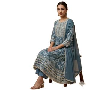 Ensemble 3 pièces ethnique en rayonne pour femme, fait main, idéal pour les fêtes, modèle LDP, magnifique et très tendance - Product Image 1