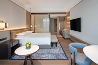 Ensemble complet de meubles de chambre à coucher de luxe sur mesure pour hôtel étoilé, villa, salon, suite avec lit king-size, 2 tiroirs de rangement, en bois d'hévéa massif