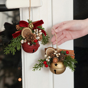 Ornements <span class=keywords><strong>de</strong></span> Noël Clochettes <span class=keywords><strong>de</strong></span> Noël Décorations rustiques à suspendre pour sapin <span class=keywords><strong>de</strong></span> Noël et <span class=keywords><strong>couronne</strong></span> avec décorations <span class=keywords><strong>en</strong></span> pin - Product Image 4