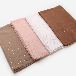 Nueva Malasia <span class=keywords><strong>Jearsy</strong></span> Color caramelo perla Hijabs bufanda musulmana perla algodón Hijab bufanda - Product Image 5
