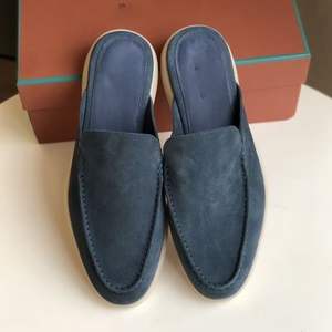 Nouvelles pantoufles fermées à pampilles pour hommes, style printemps, en cuir synthétique durable, semelle extérieure en caoutchouc - Product Image 3