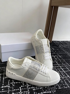 Zapatillas bajas con cordones y detalle de tacón con tachuelas a la moda para mujer, para uso diario y atuendos de estilo urbano Valentinos - Product Image 4