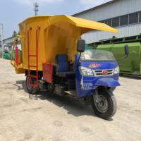 Nuovo Miscelatore di Mangimi Semovente Semplice e Facile da Usare, Montato su Veicolo, con Motore Diesel da 35 CV, Capacità 5 Metri Cubi, in Acciaio Resistente, Miscelatore TMR