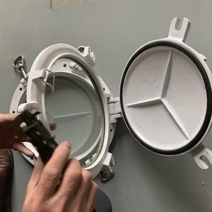 Ojetes Herméticos Suministrados por el Fabricante para Uso Marino, Incluyendo Ventanas Rectangulares de Aleación de Aluminio y Ventanas Fijas - Product Image 5