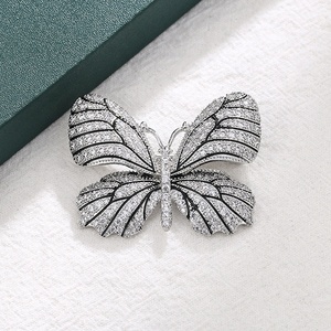 Broche de mariposa Vintage para mujer y niña, broche de estrás, cristal antiguo, forma de Animal, corsajes, bufanda, Clips, 2022 - Product Image 5