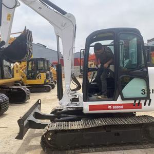 Mini-excavatrice sur chenilles Bobcat 331 d'occasion, moteur Kubota, compacte, hydraulique, pour travaux de jardinage, d'aménagement paysager et de construction municipale - Product Image 1