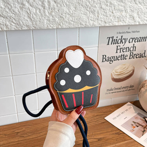 กระเป๋าถือไอศกรีมแฟชั่นสุดสร้างสรรค์สำหรับสาวๆ ปี 2026 น่ารักประดับโบว์ลายการ์ตูนสตรอว์เบอร์รี่ กระเป๋าสะพายข้างผู้หญิงเก๋ไก๋ทันสมัย ทำจากวัสดุ PU ขนาดเล็ก - Product Image 2