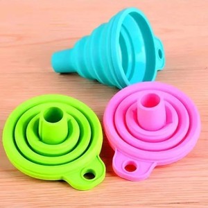 Entonnoir pliable en silicone personnalisé pour cuisine, petit et économique, pour remplir les bouteilles d'eau et transférer les liquides - Product Image 6