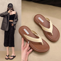 Nouvelles tongs 2026 pour femmes, confortables et simples, à plateforme, imperméables, antidérapantes et résistantes à l'usure pour la plage