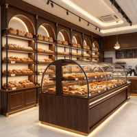 Aménagement intérieur de boulangerie de luxe sur mesure, personnalisation de la décoration, mobilier et vitrines sur mesure, aménagement de magasin
