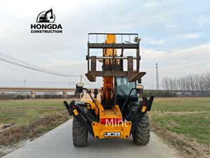 JCB 540-170 Chargeuse télescopique haute portée 4WD d'occasion, avec chargeur rotatif d'une capacité de 4 tonnes et de faibles heures - Product Image 6