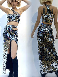 Abito a Specchio per Spettacoli, Costume Aderente con Dettagli Sottili, Top a Fascia Senza Spalline, Gonna Lunga con Spacco Alto - Product Image 6