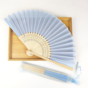 Éventail pliable en bambou blanc de 21 cm, design gratuit, petit éventail de mariée traditionnel, éventail pliant personnalisé, éventail à main, cadeau de fête - Product Image 3