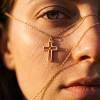 Collier pendentif croix en acier inoxydable QIAOREN 13426, graines de moutarde, or et argent, bijoux religieux minimalistes pour femmes