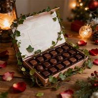 Boîte à chocolat rigide personnalisée raffinée pour cadeaux gourmands avec logo sophistiqué et emballage en carton haut de gamme