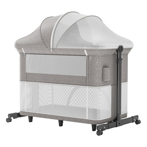 Lit bébé pliable en métal avec mobile de chevet et moustiquaire réglable <span class=keywords><strong>pour</strong></span> bébés de 0 à 24 mois, utilisation dans le salon et la chambre - Product Image 1