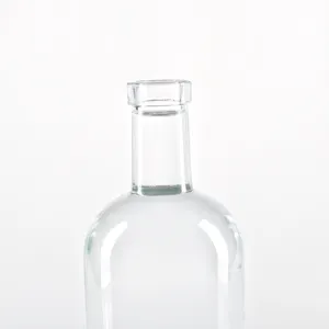 饮用丝网印刷700毫升750毫升XO伏特加玻璃瓶与聚合物塞