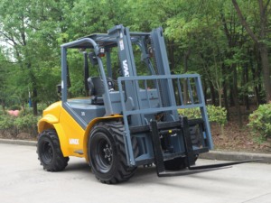 2,5-3,5 тонн дизельный погрузчик для пересеченной местности 4WD открытый внедорожный вилочный погрузчик с высотой подъема 3-6 м для неровной поверхности - Product Image 2