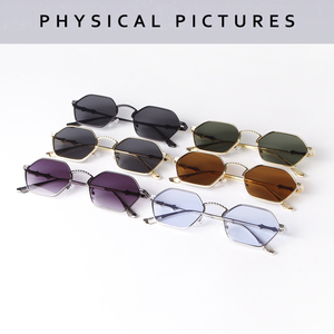 <span class=keywords><strong>ADE</strong></span> Wu STY9536A 2024แว่นกันแดดทรงหลายเหลี่ยมทำจากโลหะใหม่แว่นกันแดดพังก์ย้อมสี UV400แว่นกันแดดสีทองกำหนดโลโก้ได้เอง - Product Image 5