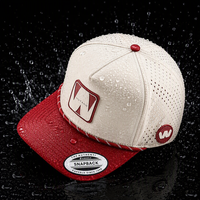 Casquette de baseball personnalisée 5 panneaux en caoutchouc PVC avec logo, perforations découpées au laser, imperméable, pour le sport, fabriquée en usine BSCI