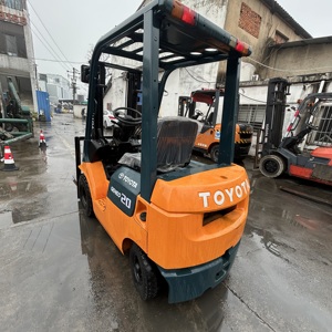 उच्च गुणवत्ता वाले जापानी मूल प्रकार 25 2.5-टन और 2-टन डीजल फोर्कलिफ्ट - Product Image 4