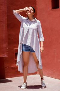 Chemise asymétrique à volants en coton tissé à pois brodés Miranda pour femme |   Vêtements de resort et décontractés - Product Image 3
