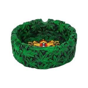 Nouvelle version intéressante résine cendrier feuille Design vert hôtel pas cher équipe de Football cendrier pour fumer accessoires de fumer - Product Image 1