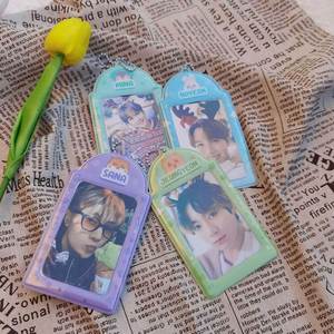 Portatarjetas de PVC personalizado de 3 pulgadas con diseño de corazón hueco, llavero de ídolo Kpop coreano, accesorio para tarjetas de crédito. - Product Image 4