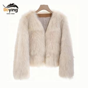 Abrigo corto de piel de zorro de imitación teñido liso tejido ecológico elegante regular para mujer Boying para invierno - Product Image 1