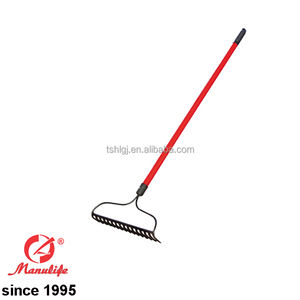 Outil de jardin en acier Offre Spéciale Râteau à arc de haute qualité avec manche en fibre de verre Tête de râteau antirouille - Product Image 1