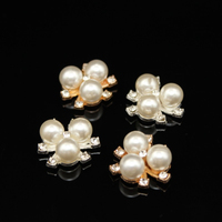 Nouveau design, base en alliage, fleur à trois pétales en perles, composant d'accessoire vestimentaire fait main DIY, strass