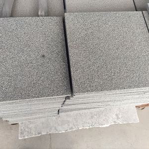 Neuankömmling 2cm dicke natürliche schwarze Granit fliesen Modernes geflammtes Finish für dünne Granit fliesen im Freien - Product Image 2