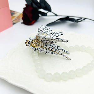 Pince à <span class=keywords><strong>cheveux</strong></span> en acétate de <span class=keywords><strong>libellule</strong></span> classique de haute qualité YHJ, forme d'insecte exquise, pince à <span class=keywords><strong>cheveux</strong></span> tendance pour femmes - Product Image 5