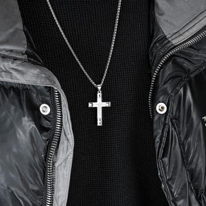 Collier pendentif en acier inoxydable <span class=keywords><strong>de</strong></span> haute qualité, <span class=keywords><strong>croix</strong></span> chrétienne, Jésus crucifié, bijoux <span class=keywords><strong>de</strong></span> mode pour hommes, vente en gros 2026 - Product Image 3