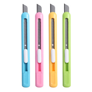 Couteau utilitaire M&G, lame de 9 mm, acier inoxydable, coupe-papier de bureau ASS91462 - Product Image 5