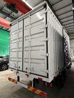 Camionnette fourgonnette Sinotruk HOWO 4x2 fiable, capacité de charge de 3 à 5 tonnes, idéale pour la livraison logistique urbaine, meilleur prix